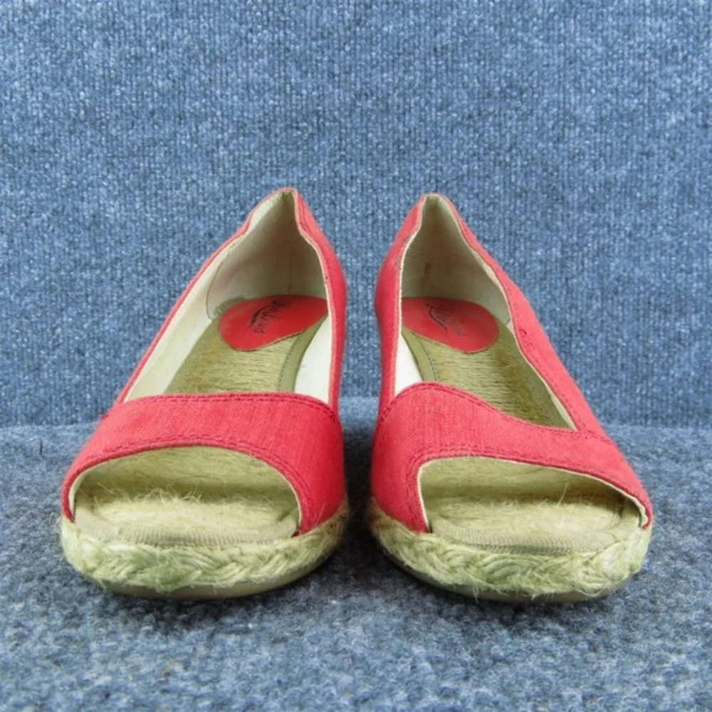Lucky‎ Brand  Women Peep Toe Heel Shoes Red Fabric Size 5.5 Medium